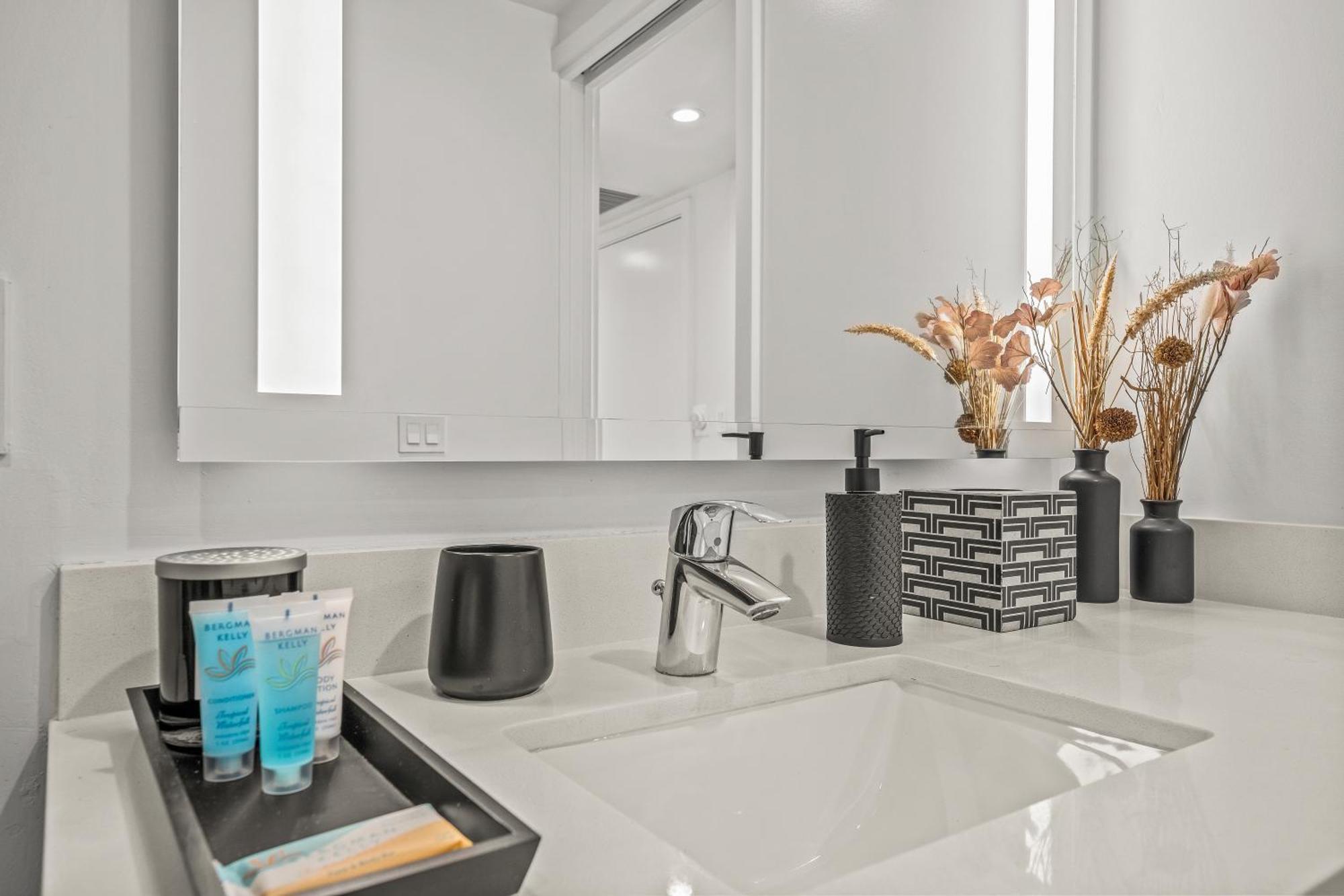 Tr Miami 2 Bedroom, 1 Bedroom, And Studio Condos With Balconies Esterno foto