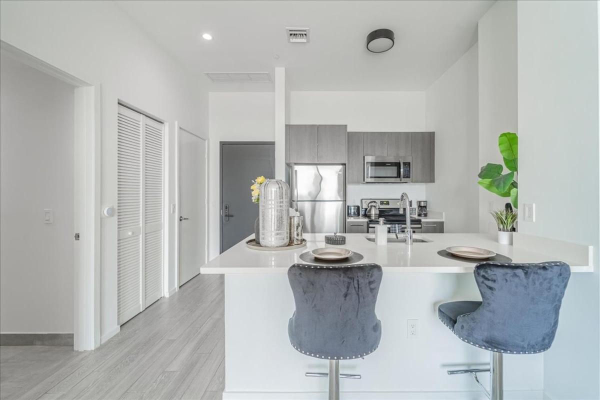 Tr Miami 2 Bedroom, 1 Bedroom, And Studio Condos With Balconies Esterno foto